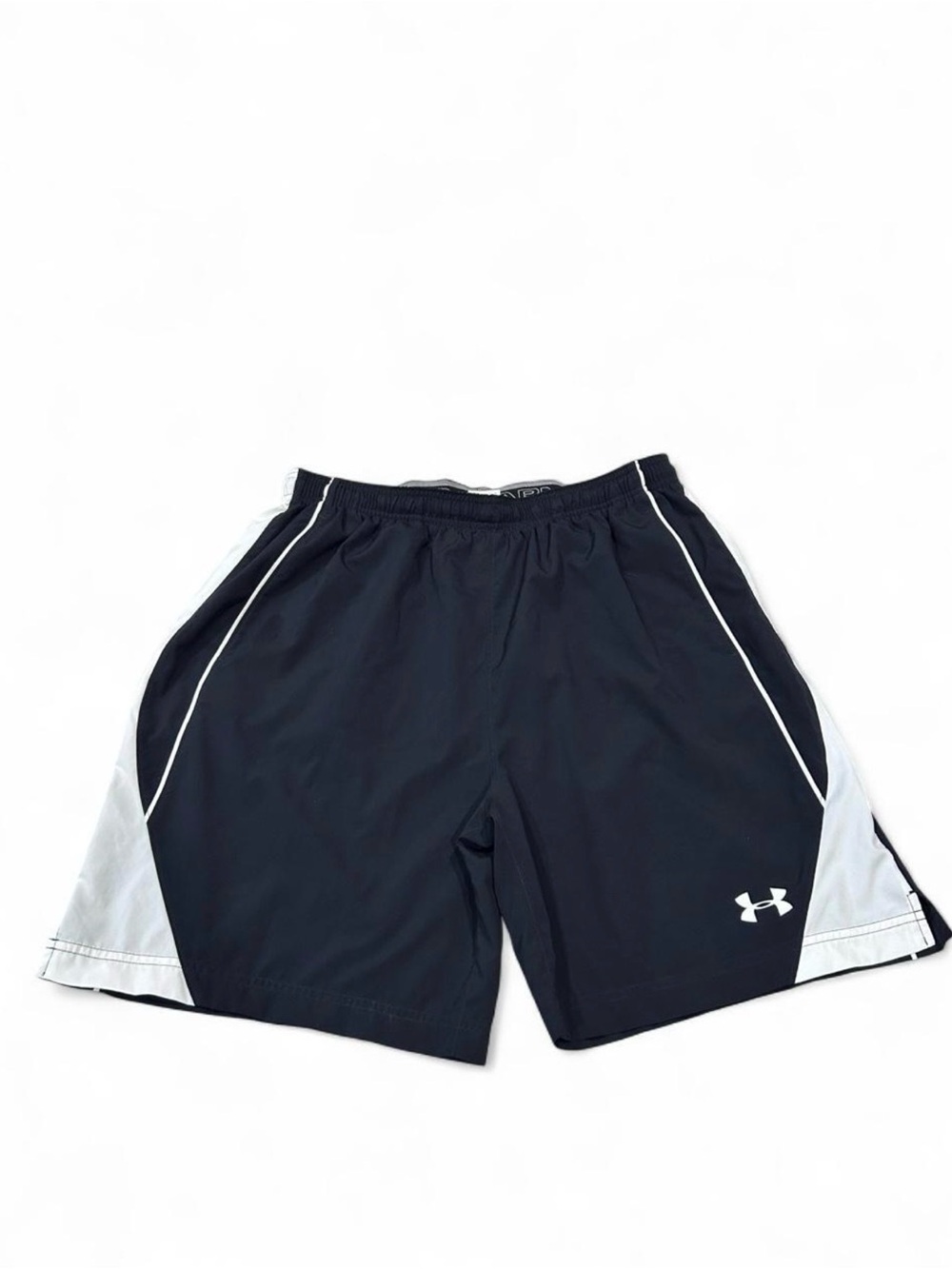 Under Armour Men’s Large Black White Athletic Shorts Pockets